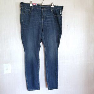 Old Navy Flirt Skinny Jeans - Medium Wash - size 20 Regular - NWT